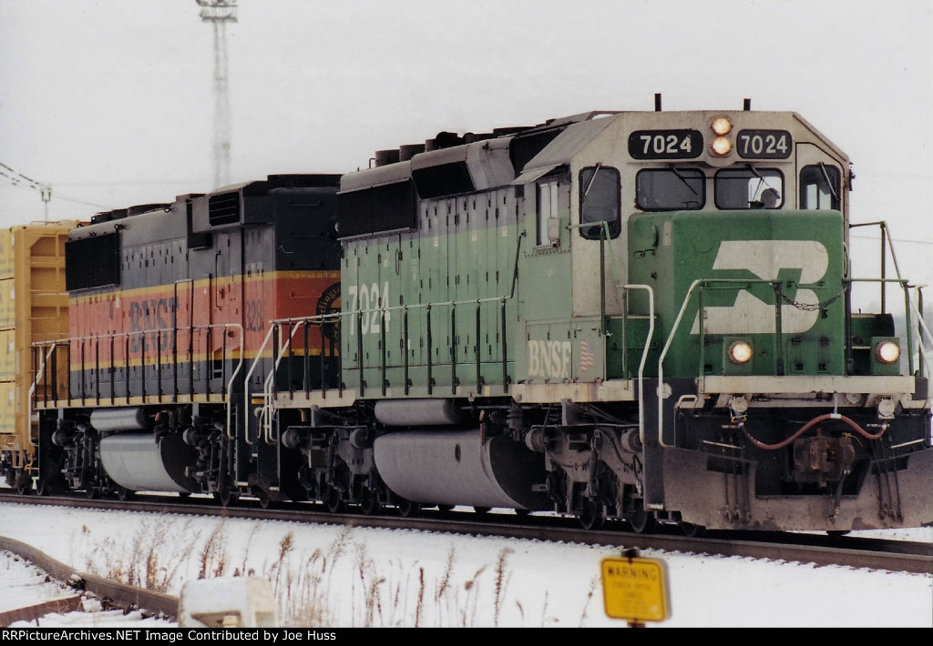 BNSF 7024 East